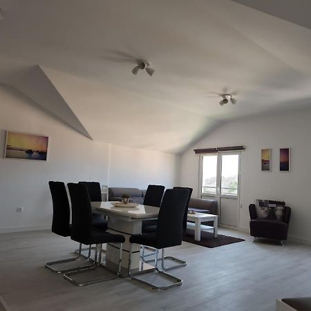 Apartmani Mia Sorajic Petrovac المظهر الخارجي الصورة