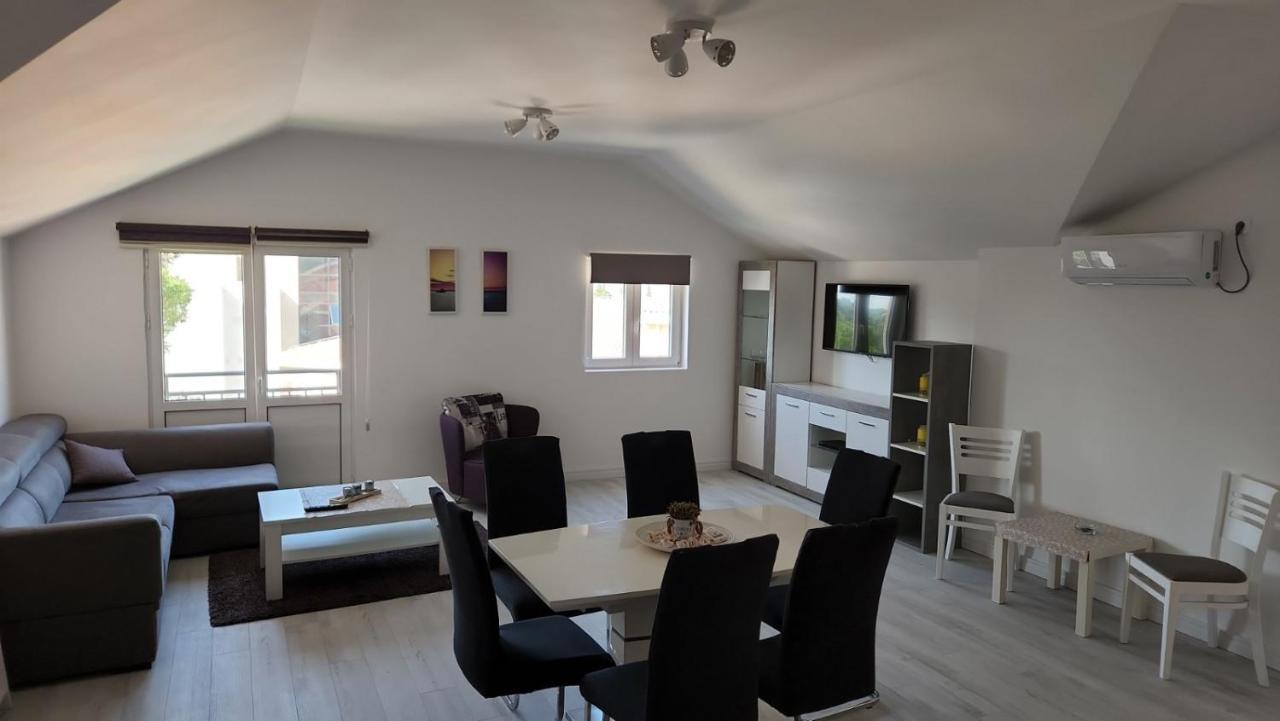 Apartmani Mia Sorajic Petrovac المظهر الخارجي الصورة